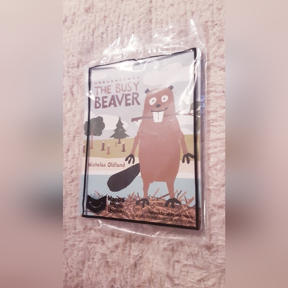 2017 The Busy Beaver Book Nicholas Oldland McDonald's Happy Meal Toy NIP - Picture 3 of 8